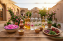 شربتهای سنتی قمصر کاشان؛ خنکای تابستان با عطر گلاب و عرقیات نیشکر